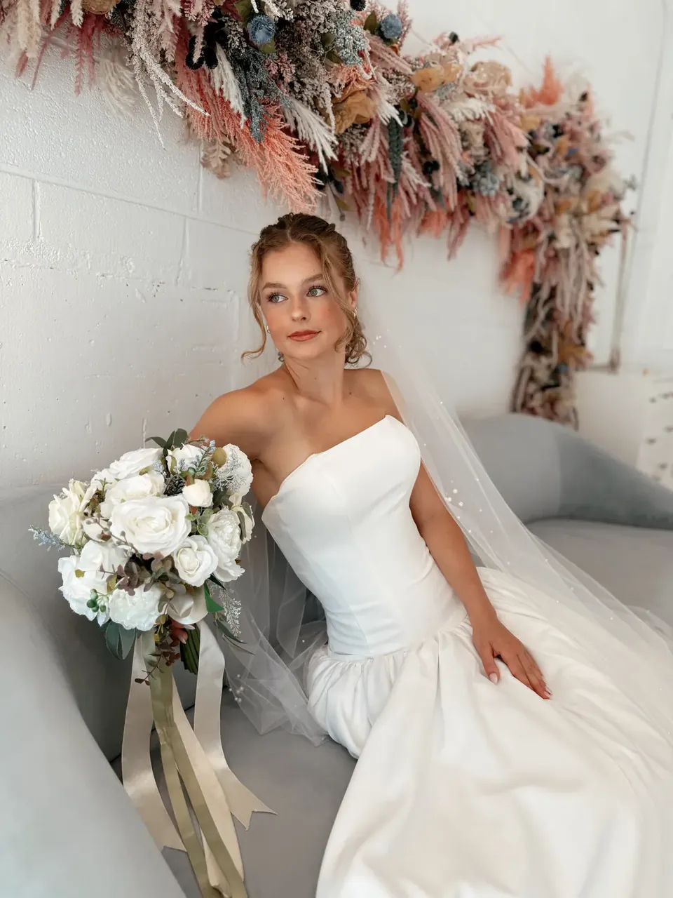 A veil from the Veils & Accessories collection