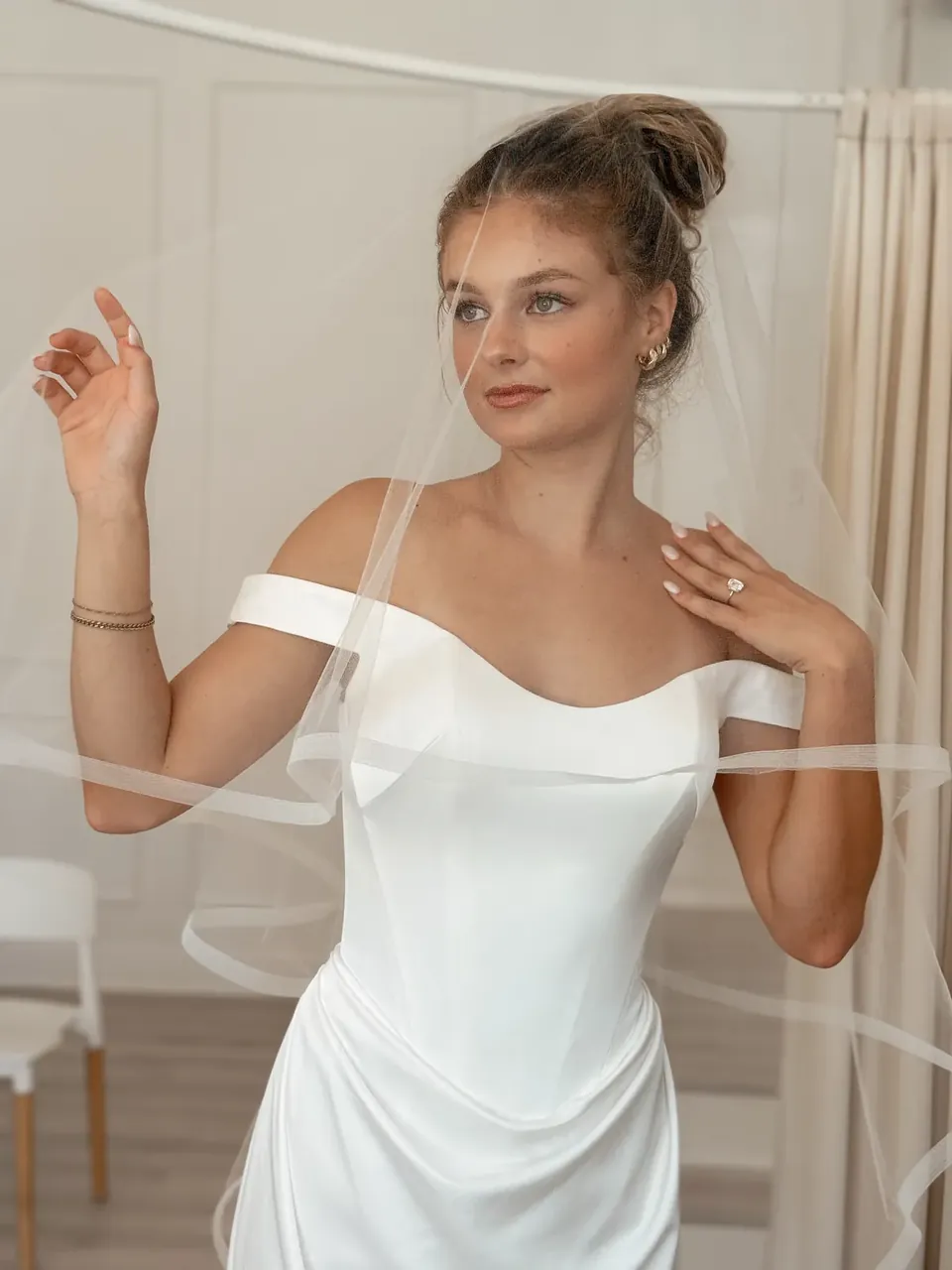 A veil from the Veils & Accessories collection