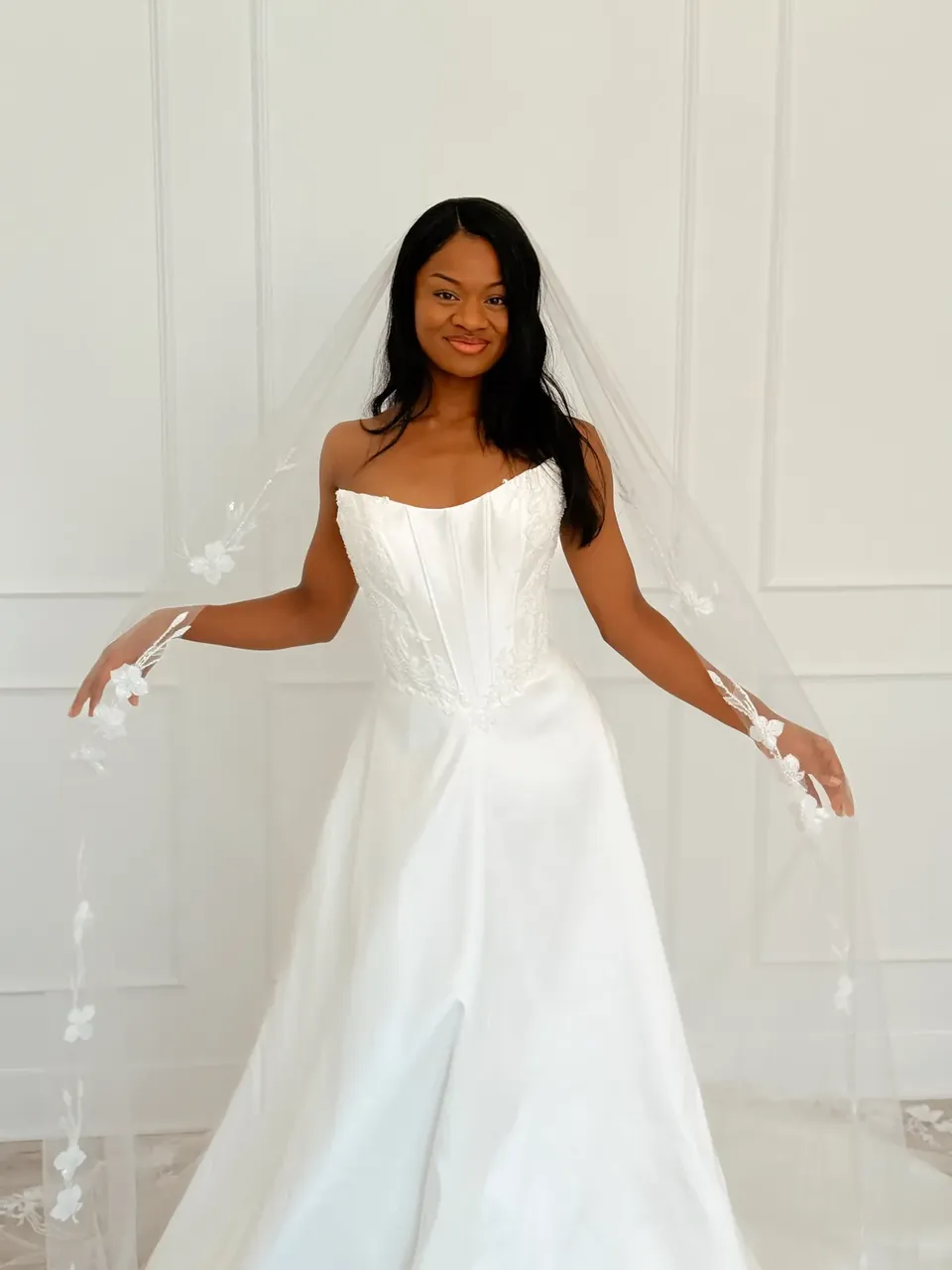 A veil from the Veils & Accessories collection