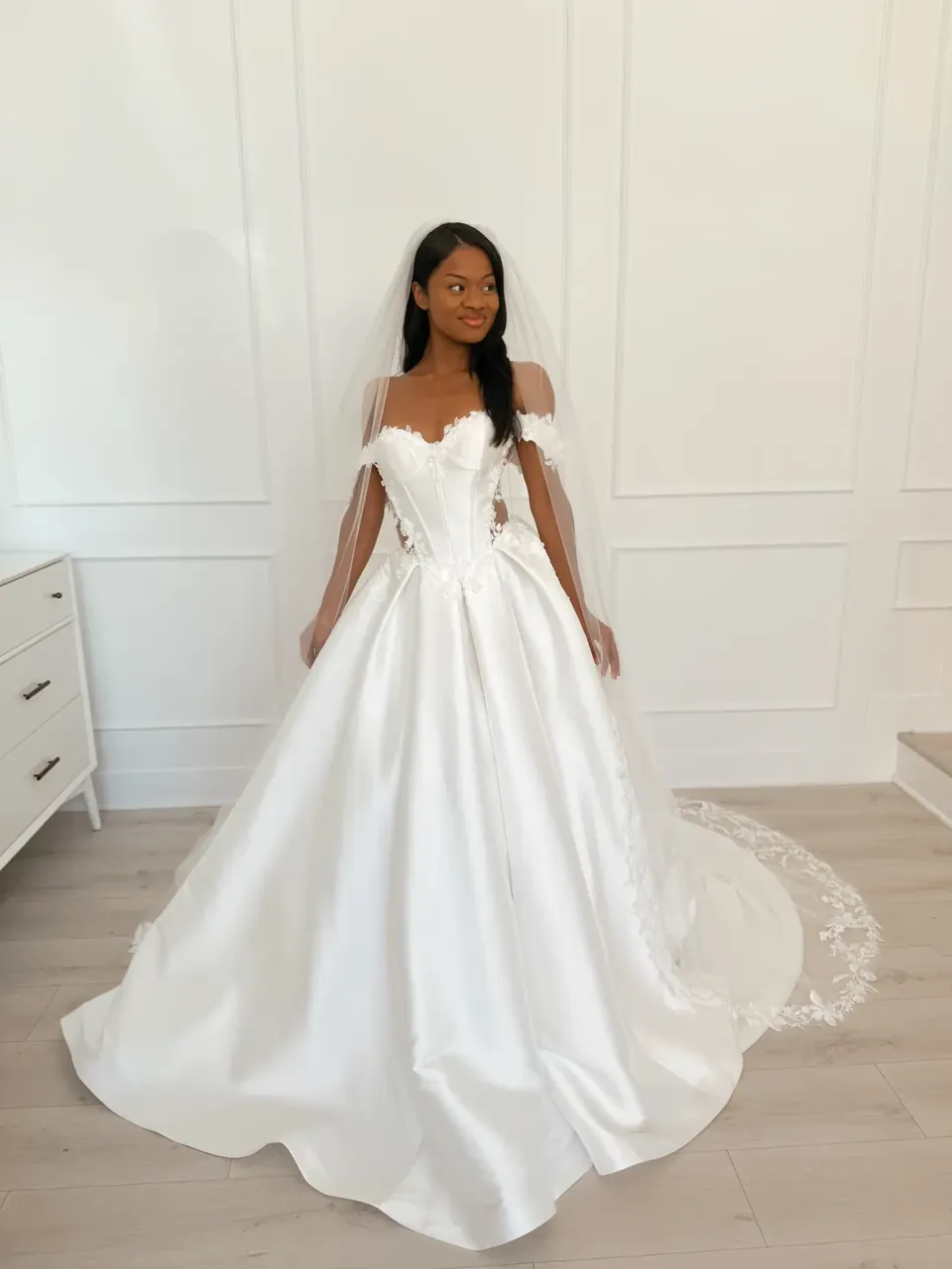A veil from the Veils & Accessories collection