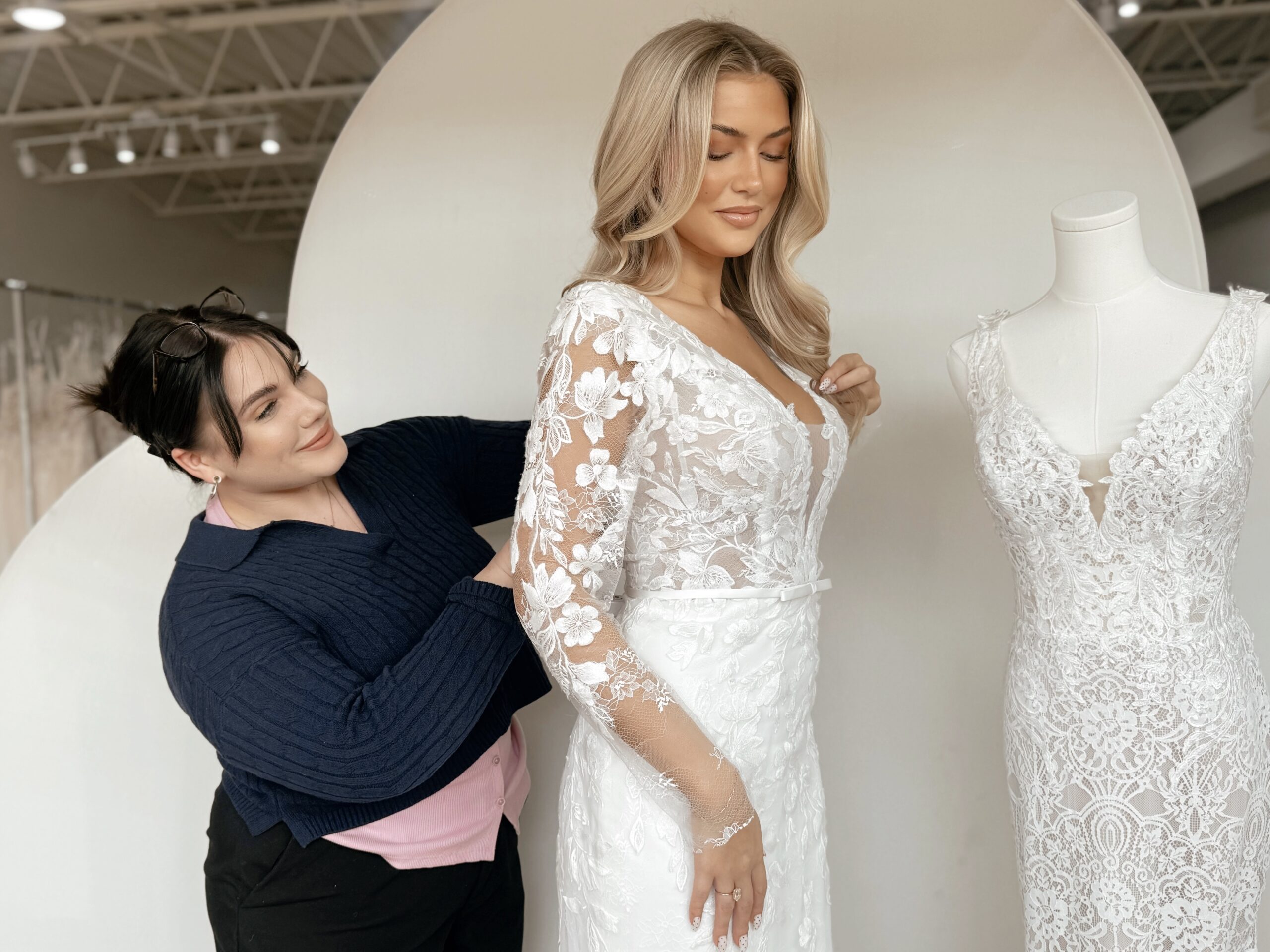 vow ready stylist with bride